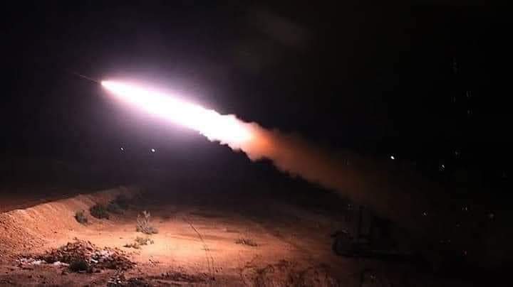 سوريا.. استهداف قاعدة أميركية بقصف صاروخي